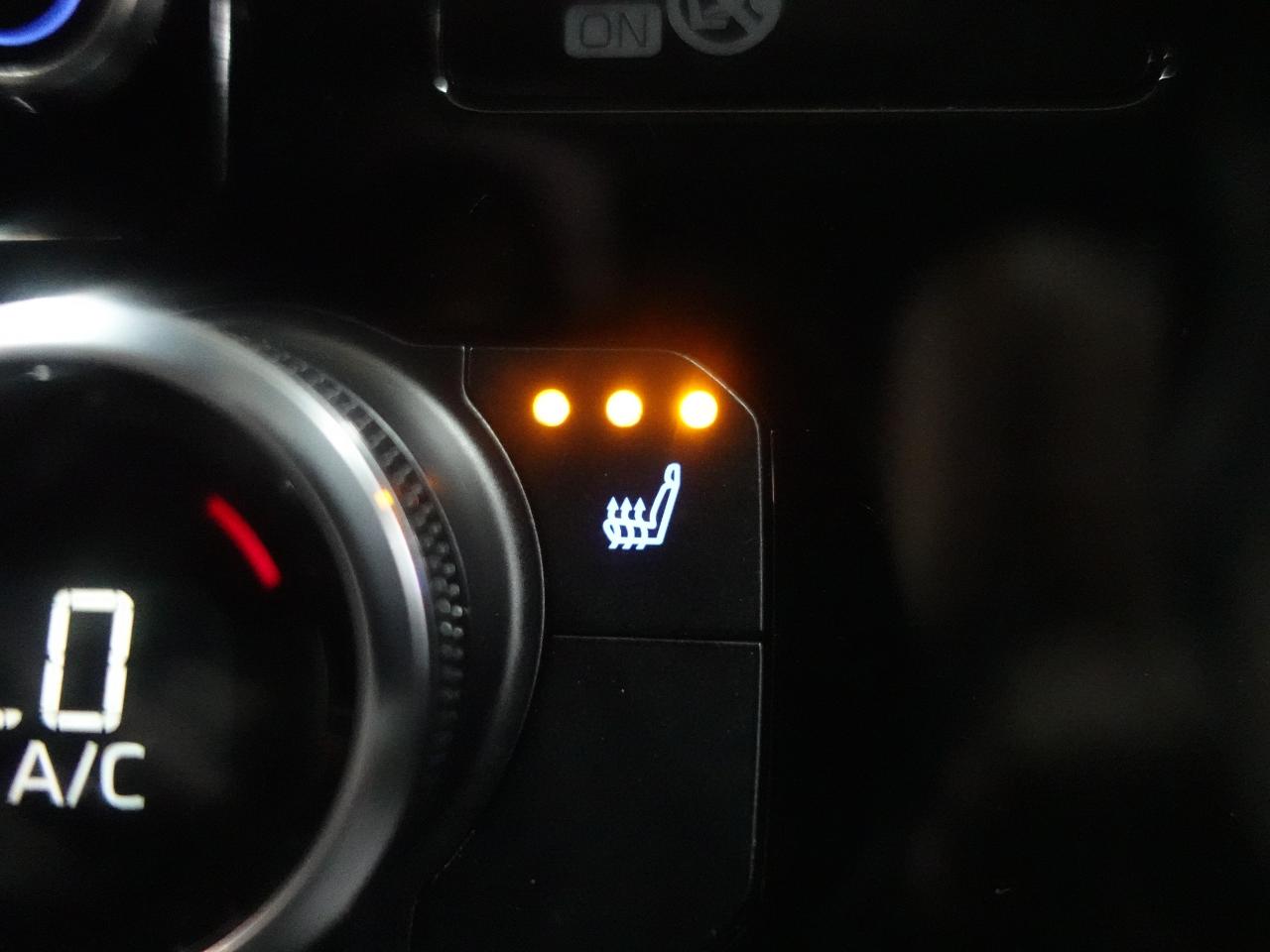 2020 Toyota Highlander XLE | AWD | Leather | Sunroof | BSM | CarPlay