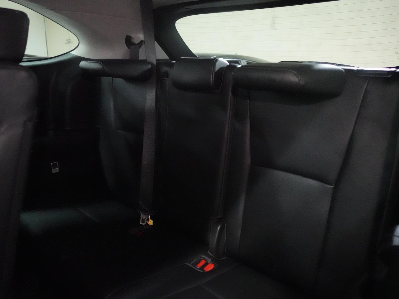 2020 Toyota Highlander XLE | AWD | Leather | Sunroof | BSM | CarPlay