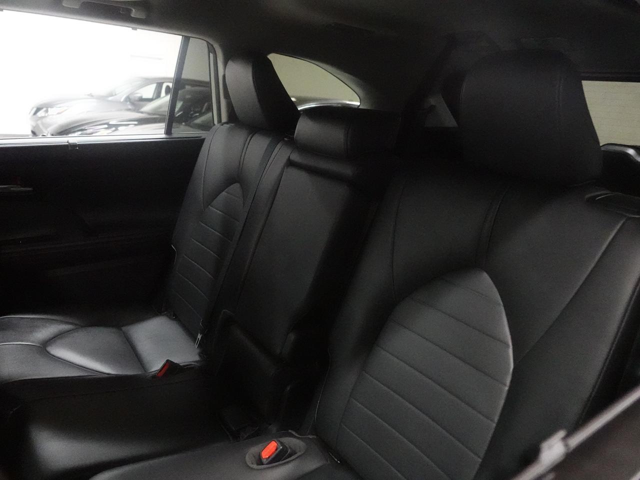 2020 Toyota Highlander XLE | AWD | Leather | Sunroof | BSM | CarPlay Photo