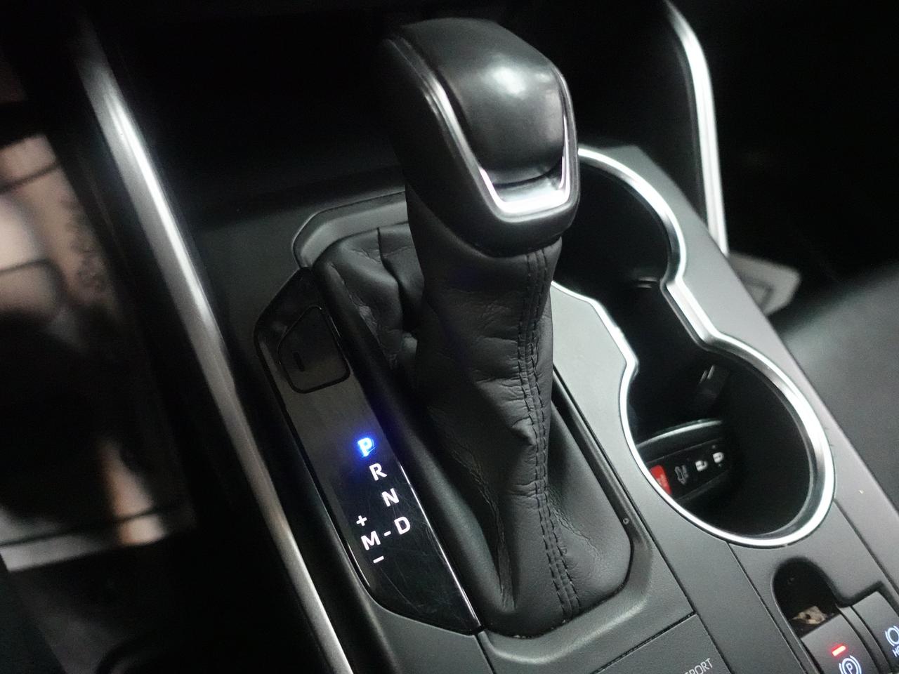 2020 Toyota Highlander XLE | AWD | Leather | Sunroof | BSM | CarPlay Photo