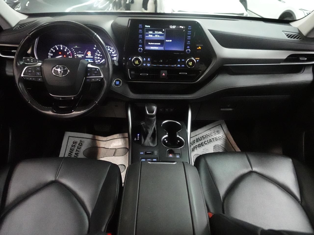 2020 Toyota Highlander XLE | AWD | Leather | Sunroof | BSM | CarPlay