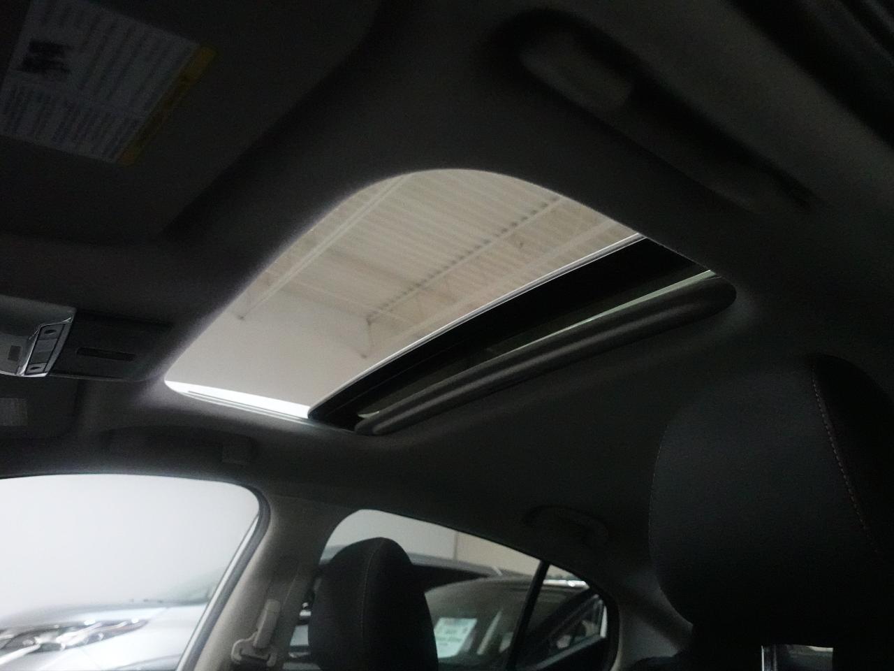 2021 Nissan Sentra SR | Sunroof | Heated Seats | ACC | BSM | CarPlay