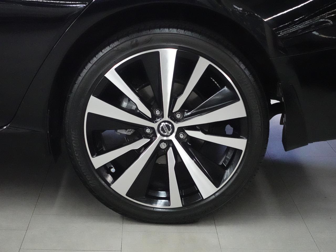 2021 Nissan Altima PLATINUM | AWD | Nav | Leather | Sunroof | CarPlay