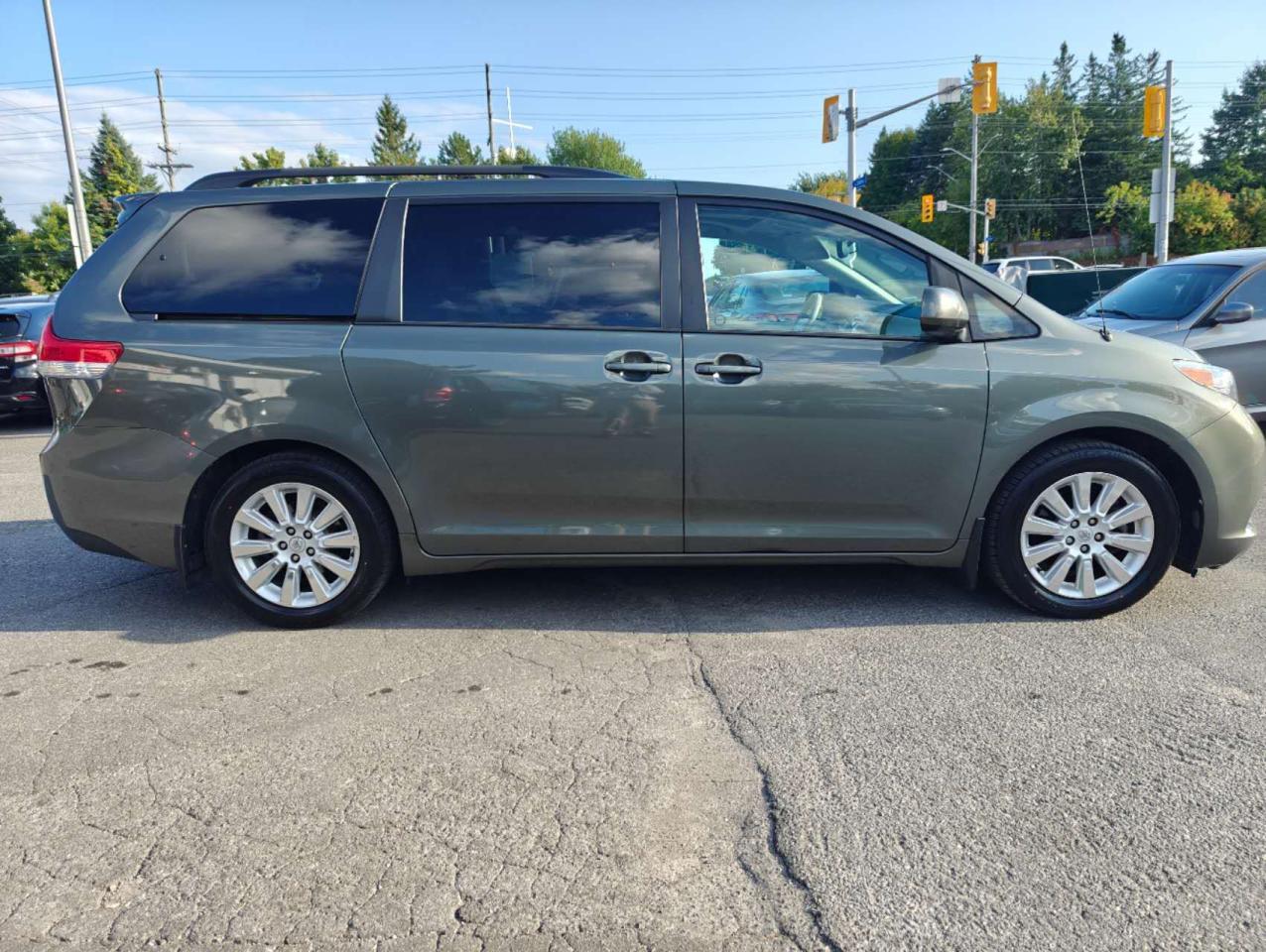 2012 Toyota Sienna 5dr V6 XLE 7-Pass FWD - Photo #6