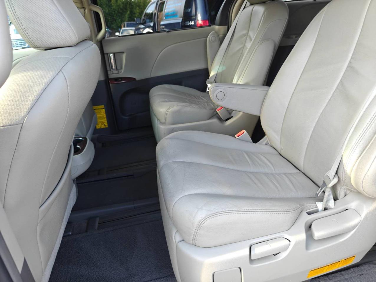 2012 Toyota Sienna 5dr V6 XLE 7-Pass FWD - Photo #19
