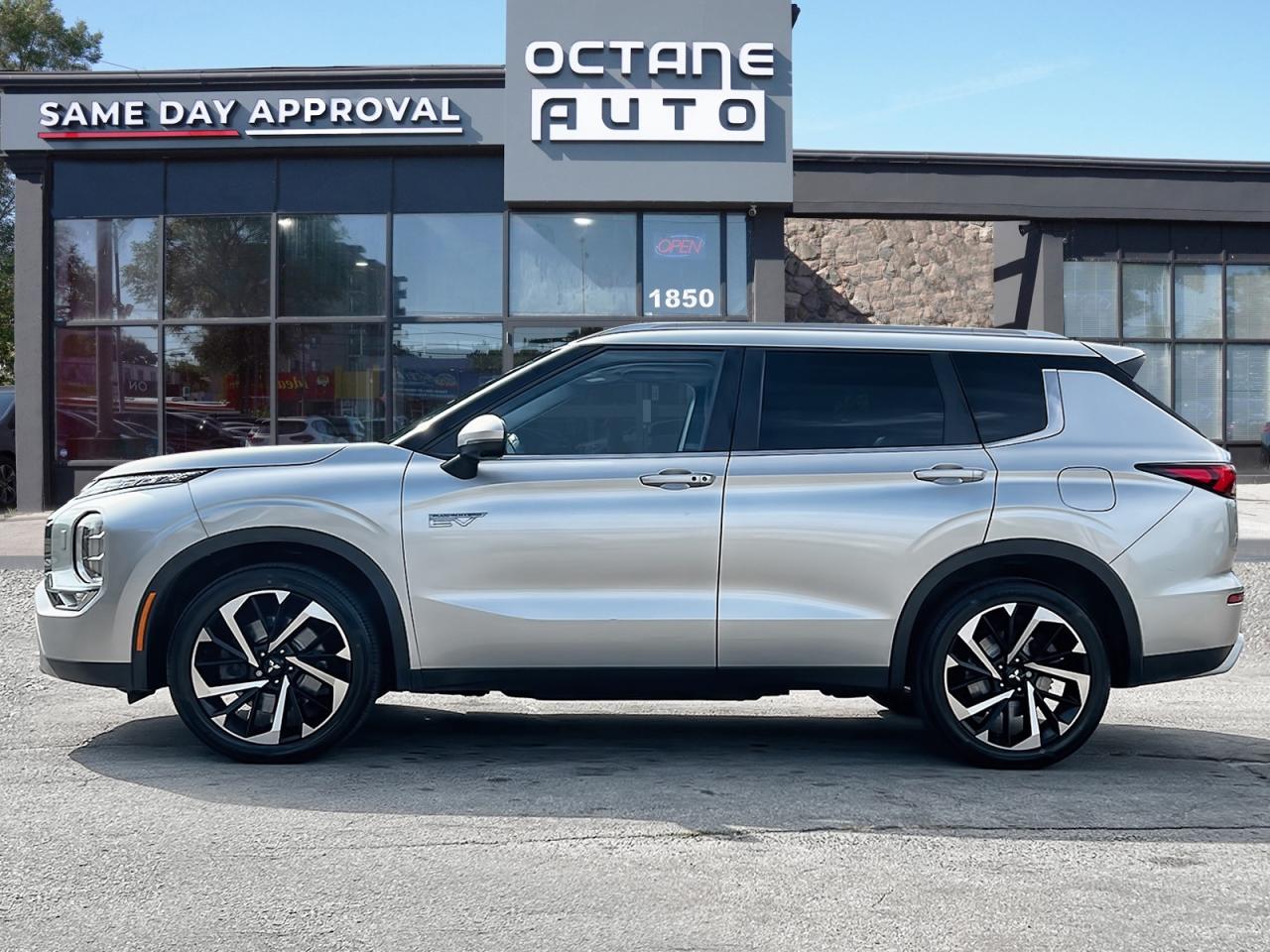 2023 Mitsubishi Outlander SEL S-AWC Photo2