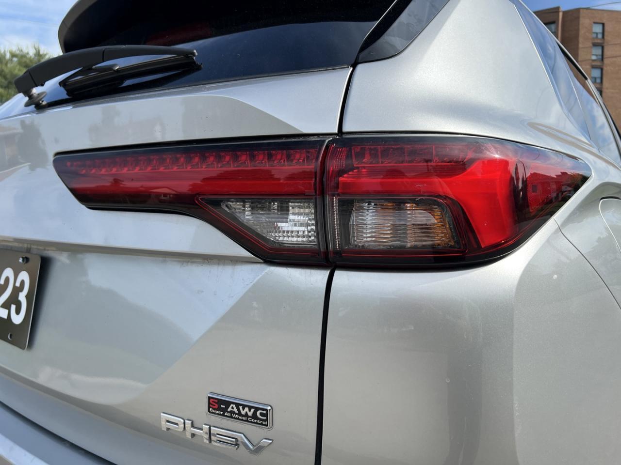 2023 Mitsubishi Outlander Phev SEL S-AWC Photo