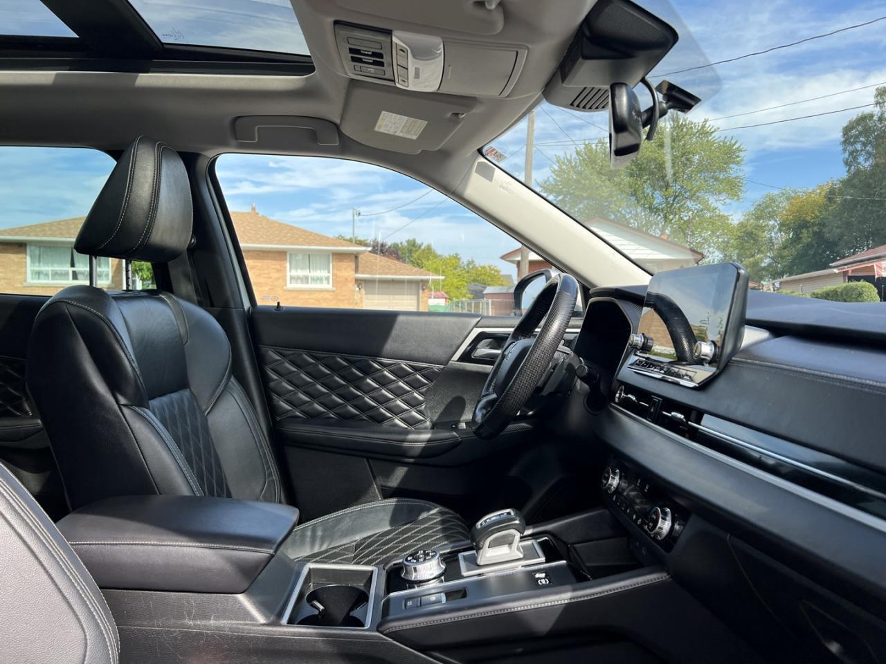 2023 Mitsubishi Outlander Phev SEL S-AWC Photo