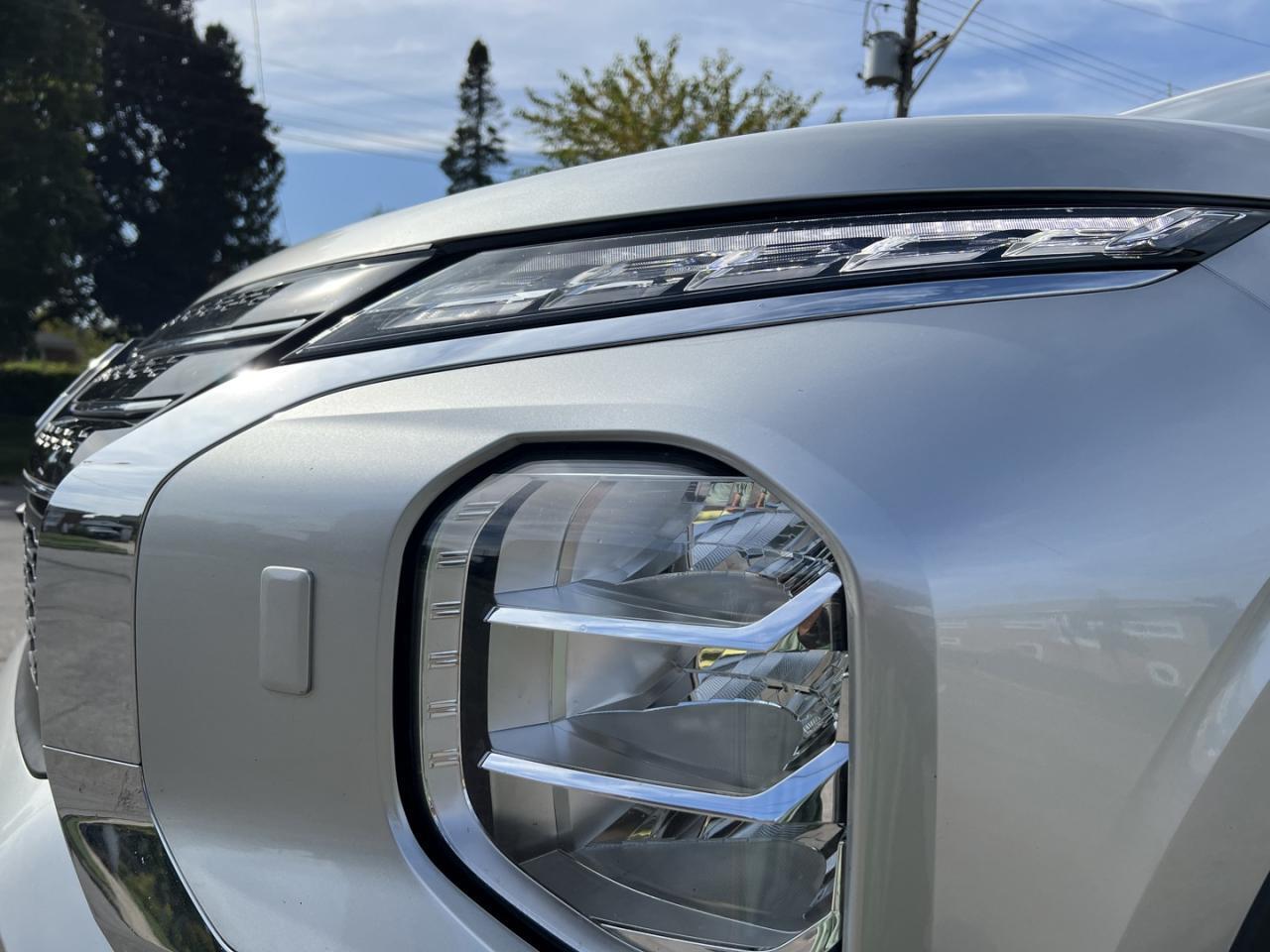 2023 Mitsubishi Outlander Phev SEL S-AWC Photo