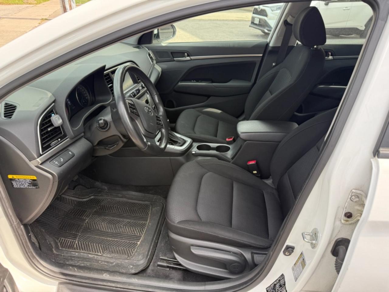 2017 Hyundai Elantra SE/ LOW MILEAGE/ BLINDSPOT/ REAR CAM/ APPLE CARPLA - Photo #14
