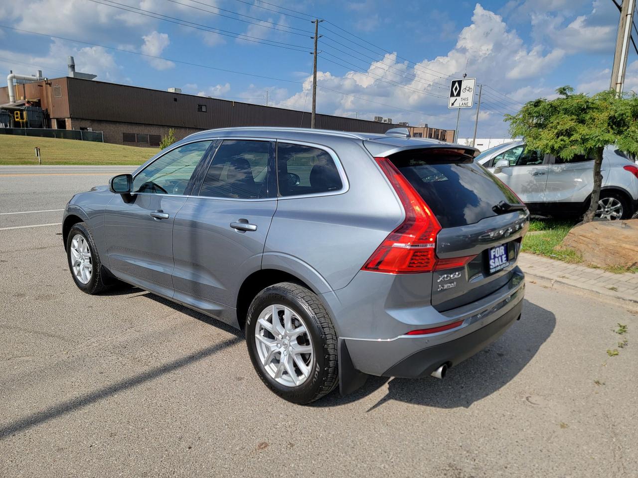 2021 Volvo XC60 T5 AWD Momentum - Photo #8