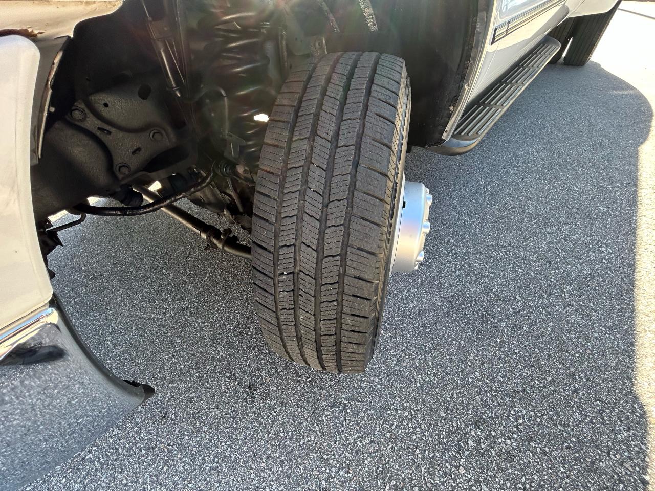 2005 Ford SUPER DUTY F-350 DRW Lariat - Photo #8