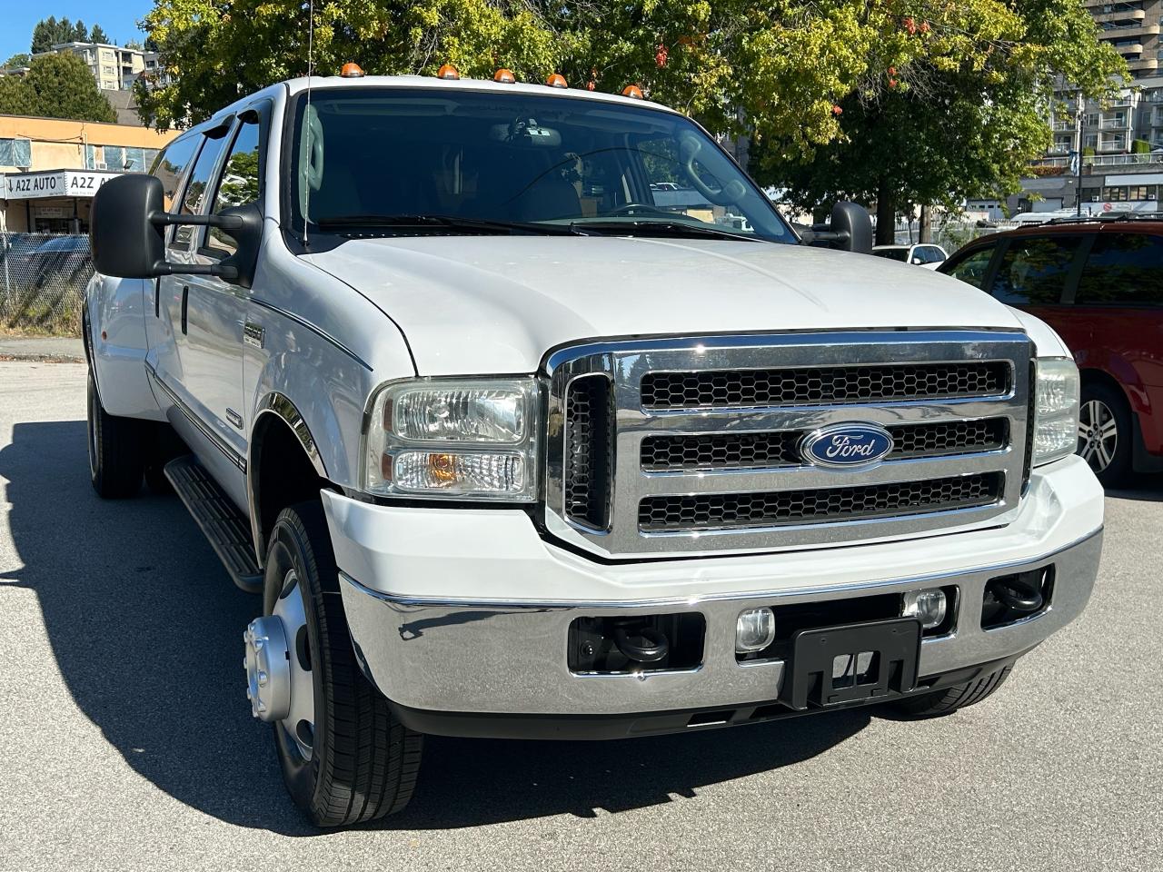2005 Ford SUPER DUTY F-350 DRW Lariat - Photo #3