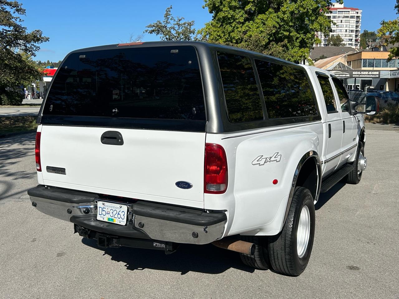 2005 Ford SUPER DUTY F-350 DRW Lariat - Photo #15