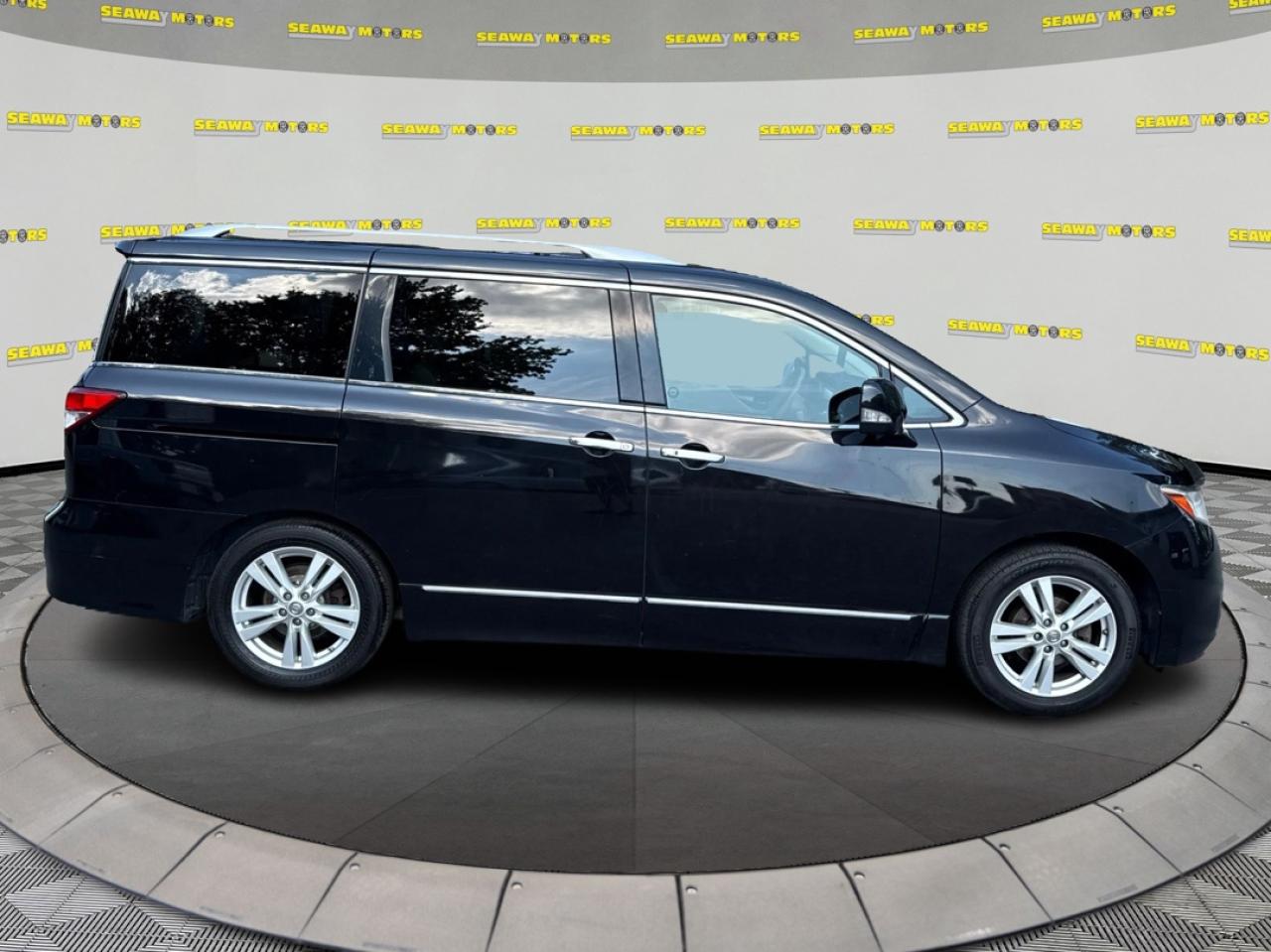 2011 Nissan Quest  - Photo #2