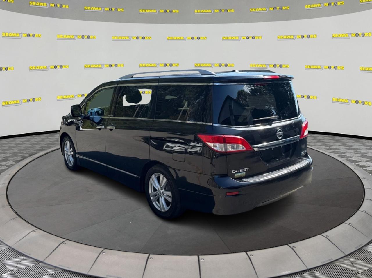 2011 Nissan Quest  - Photo #5
