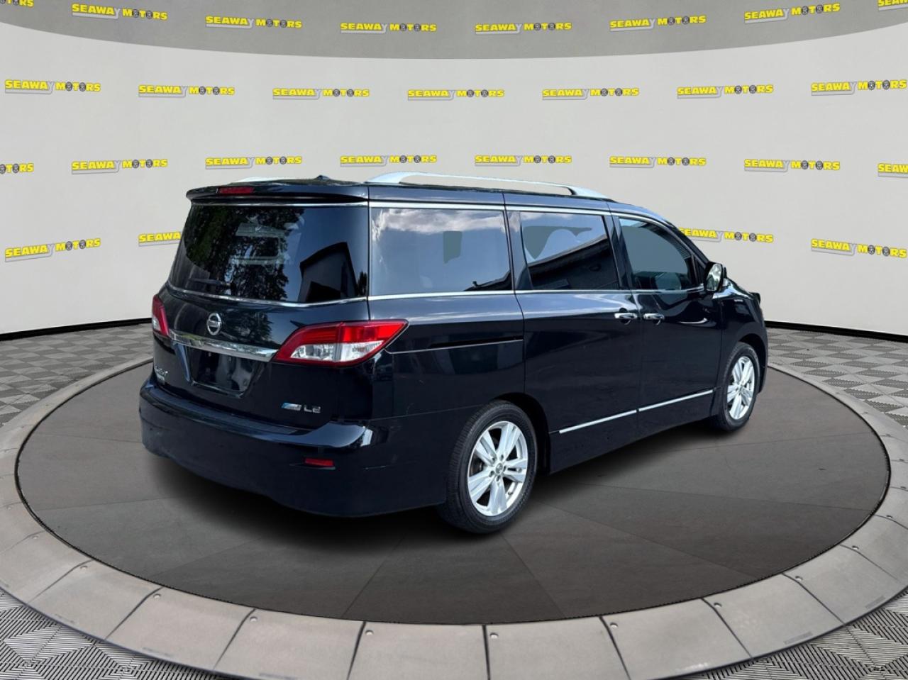 2011 Nissan Quest  - Photo #3