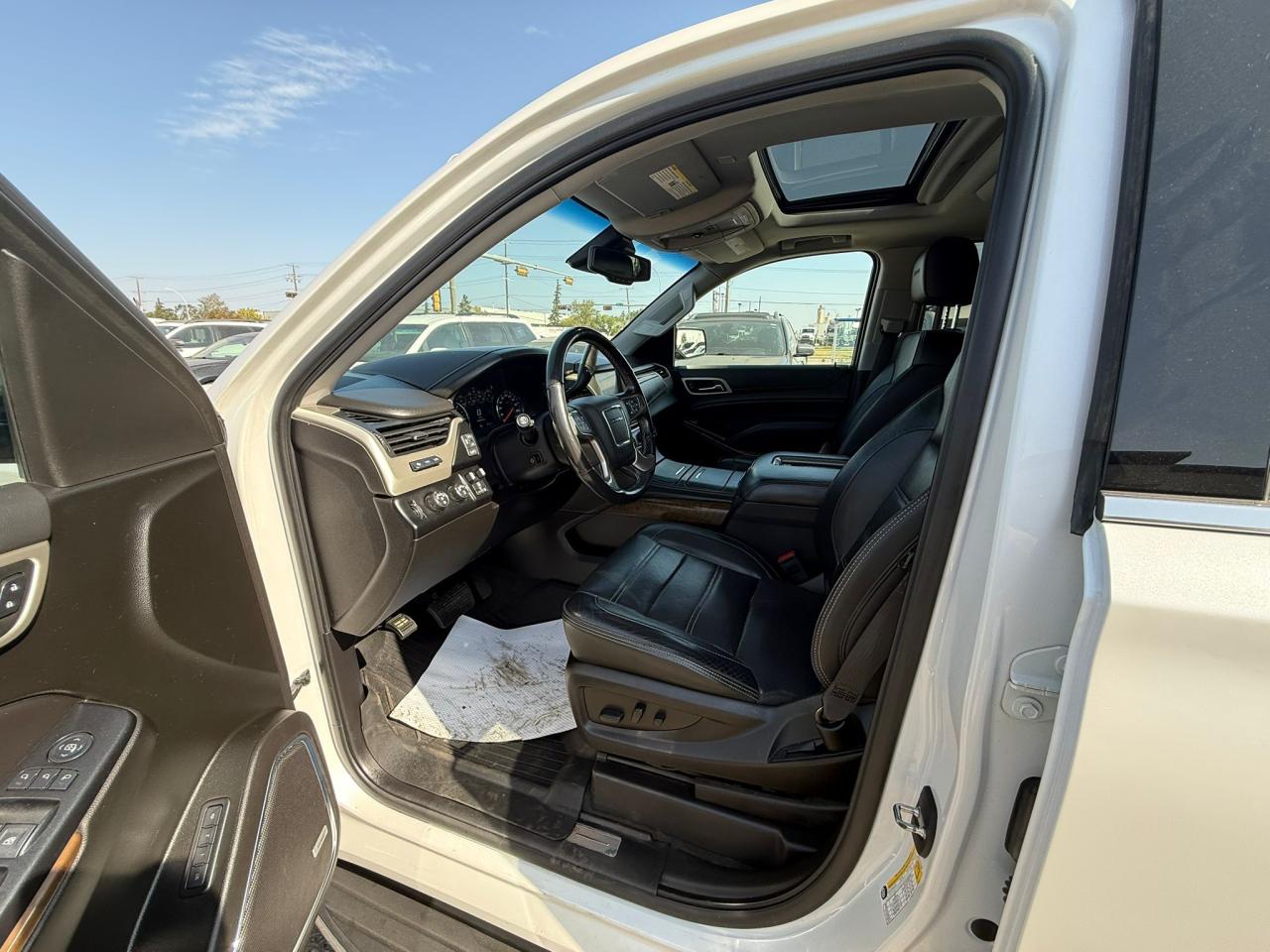2019 GMC Yukon XL Denali | ALL CREDIT ACCEPTED!! - Photo #6
