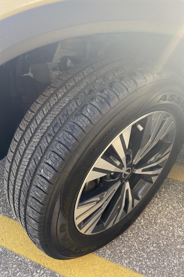 2023 Nissan Rogue SV MOONROOF Photo