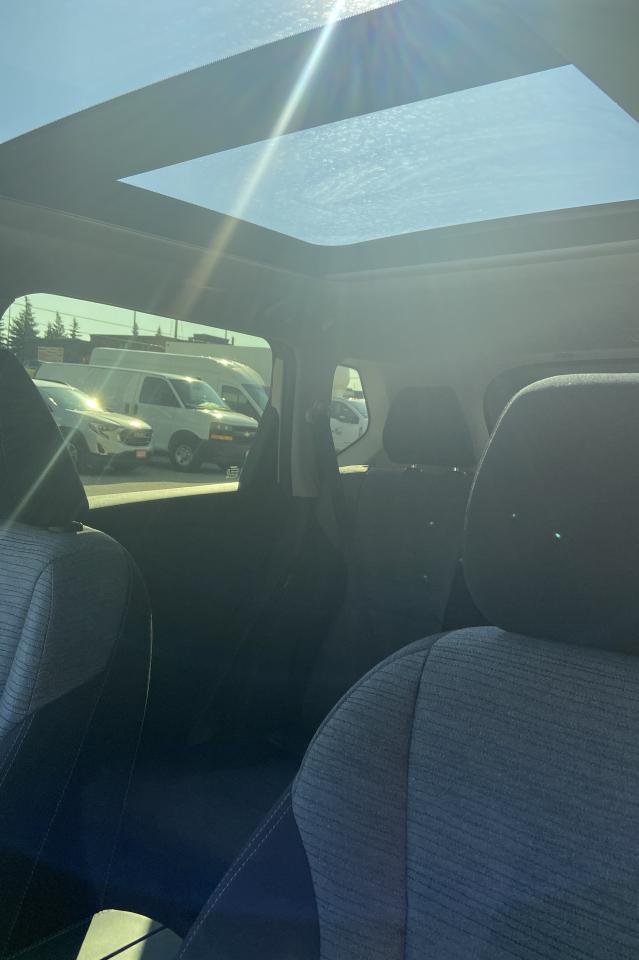 2023 Nissan Rogue SV MOONROOF Photo