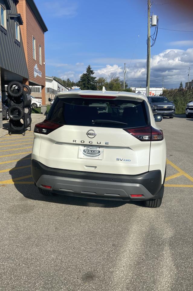 2023 Nissan Rogue SV MOONROOF Photo