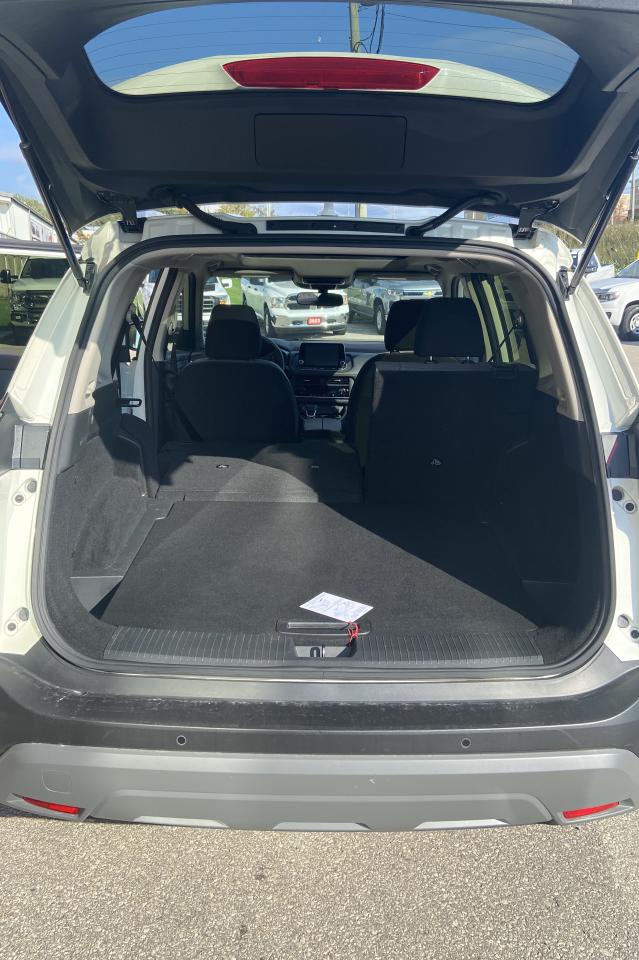 2023 Nissan Rogue SV MOONROOF Photo