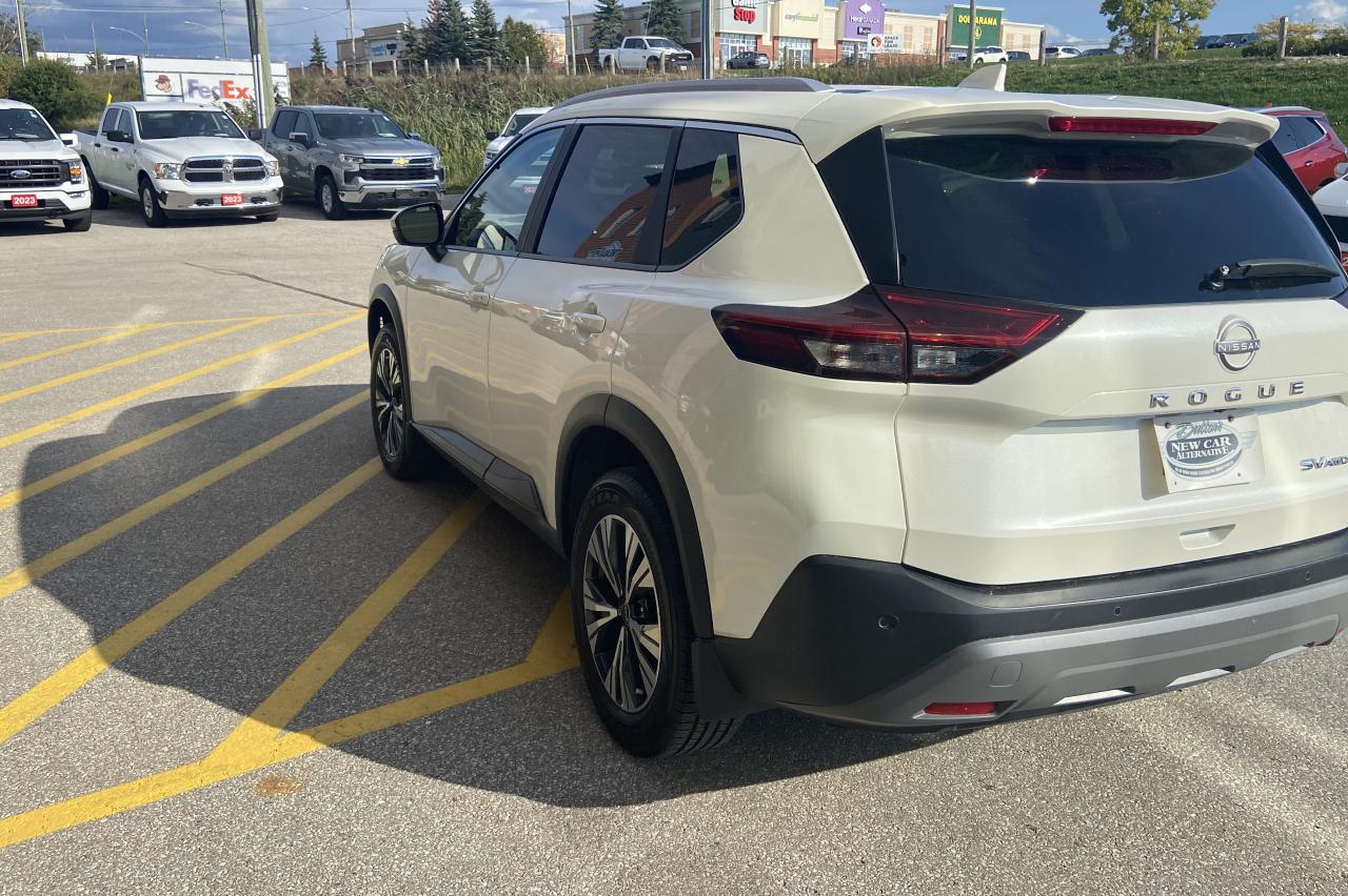 2023 Nissan Rogue SV MOONROOF Photo