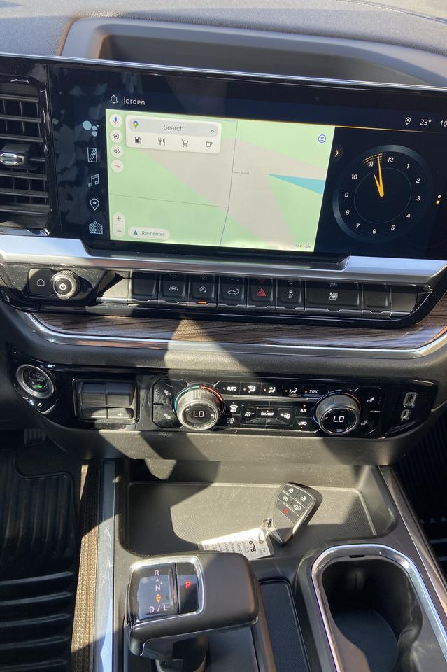 2023 Chevrolet Silverado 1500 4WD Crew Cab 147" RST Photo2