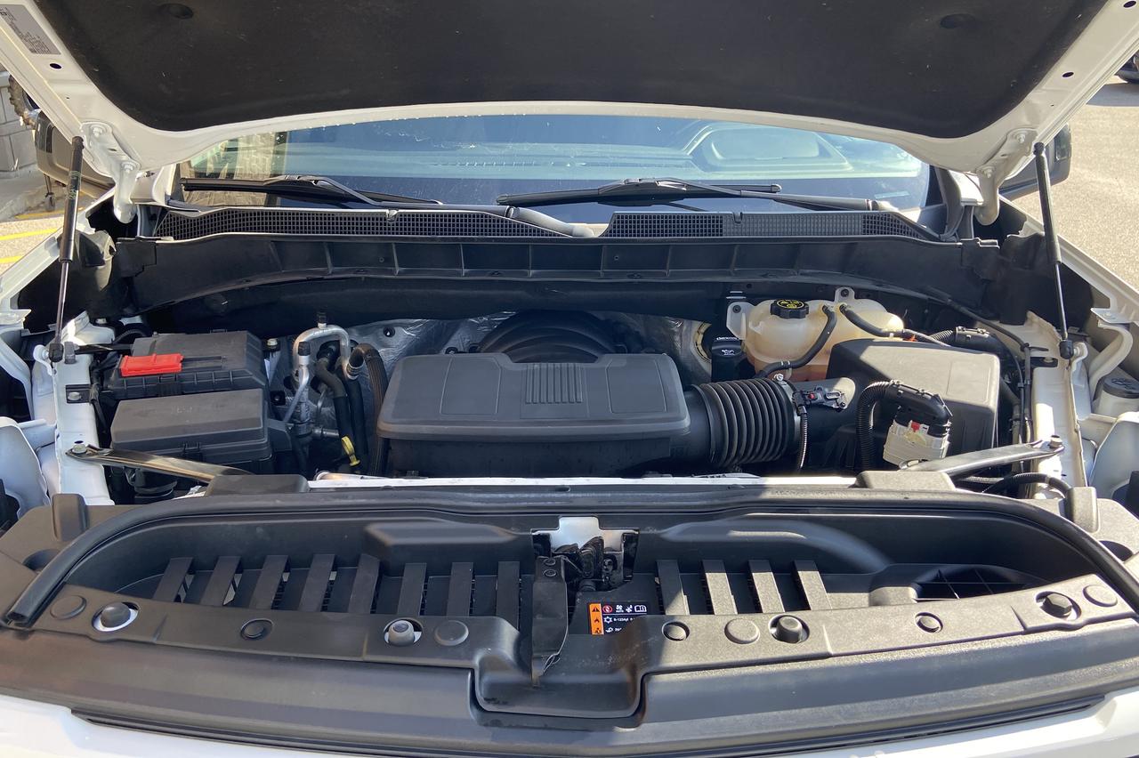 2023 Chevrolet Silverado 1500 4WD Crew Cab 147" RST Photo