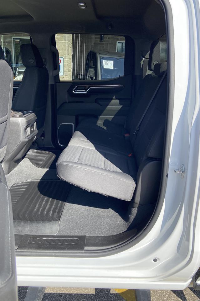 2023 Chevrolet Silverado 1500 4WD Crew Cab 147" RST Photo