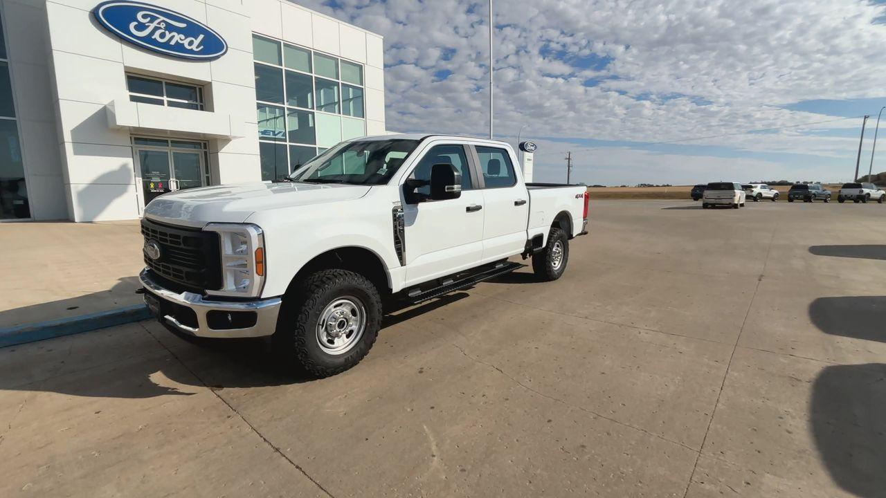 2025 Ford F-250 Super Duty SRW XL 4WD Crew Cab 6.75' Box Photo5