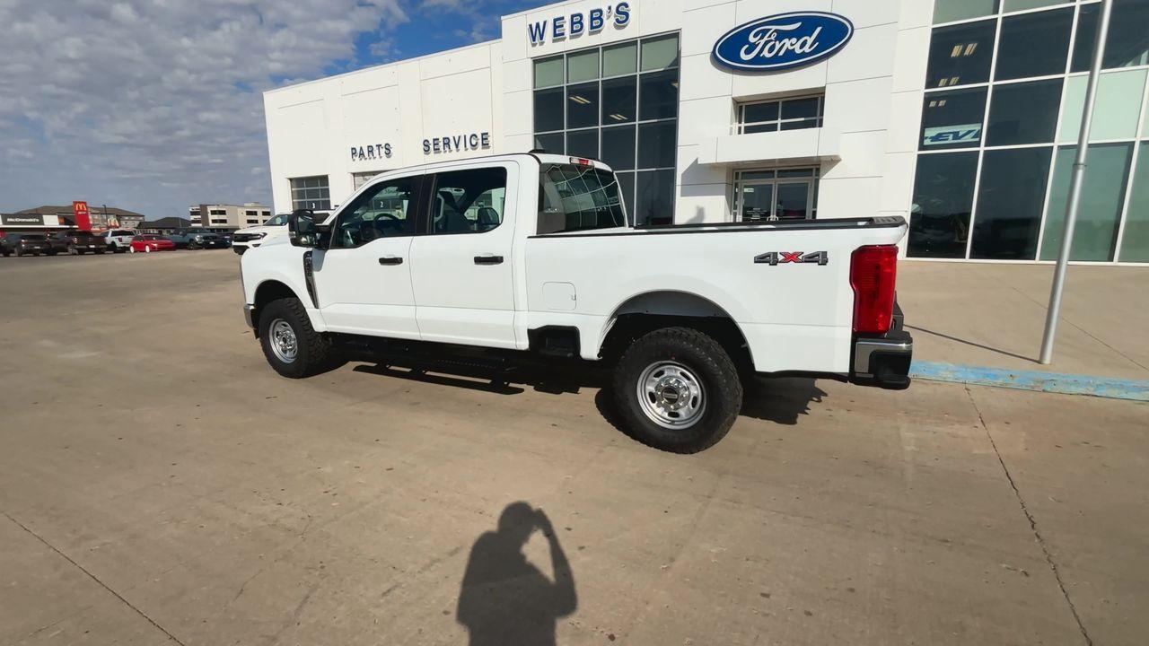 2025 Ford F-250 Super Duty SRW XL 4WD Crew Cab 6.75' Box Photo5