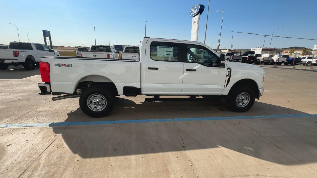 2025 Ford F-250 Super Duty SRW XL 4WD Crew Cab 6.75' Box Photo5