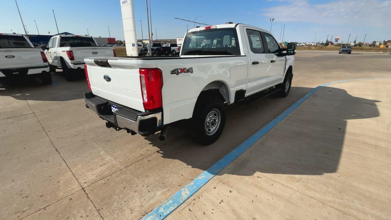 2025 Ford F-250 Super Duty SRW XL 4WD Crew Cab 6.75' Box Photo5