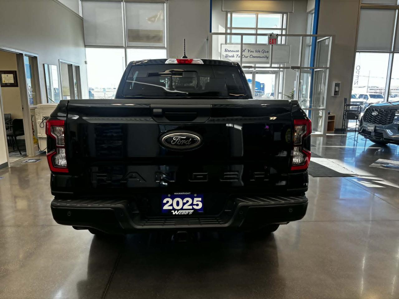 2025 Ford Ranger XLT 4WD SuperCrew 5' Box Photo3