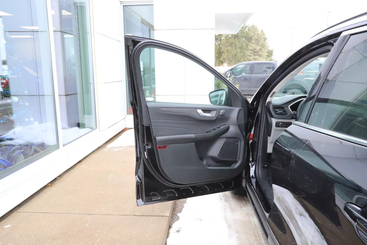 2026 Ford Escape Platinum AWD Photo