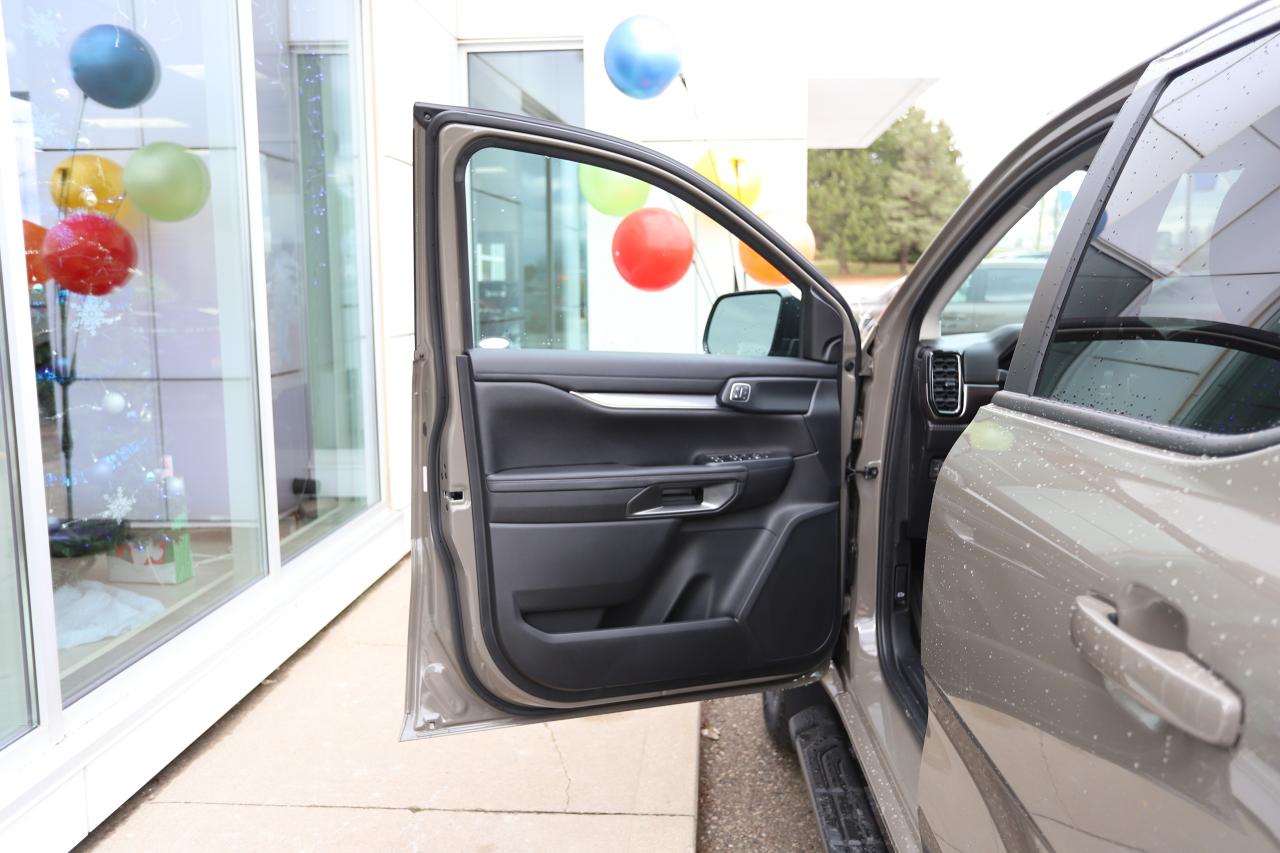 2025 Ford Ranger LARIAT 4WD SuperCrew 5' Box Photo