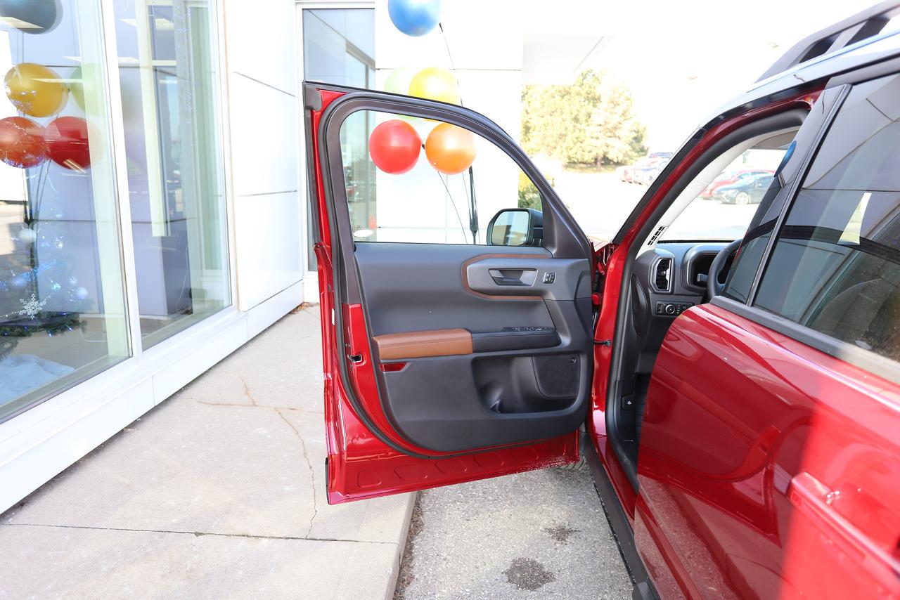 2025 Ford Bronco Sport Outer Banks 4x4 Photo