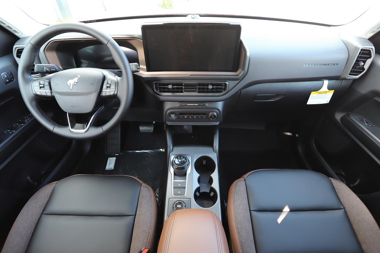 2025 Ford Bronco Sport Outer Banks 4x4 Photo
