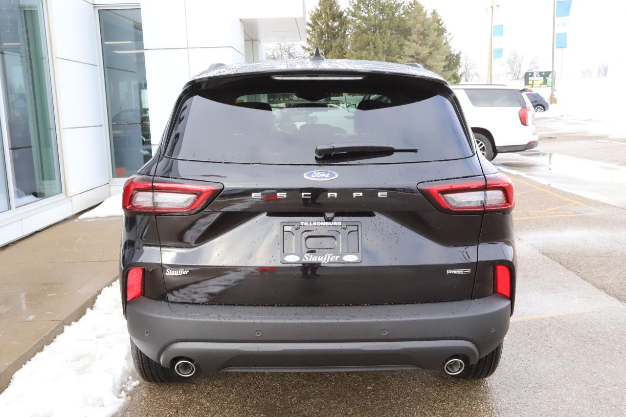 2026 Ford Escape ST-Line AWD Photo4