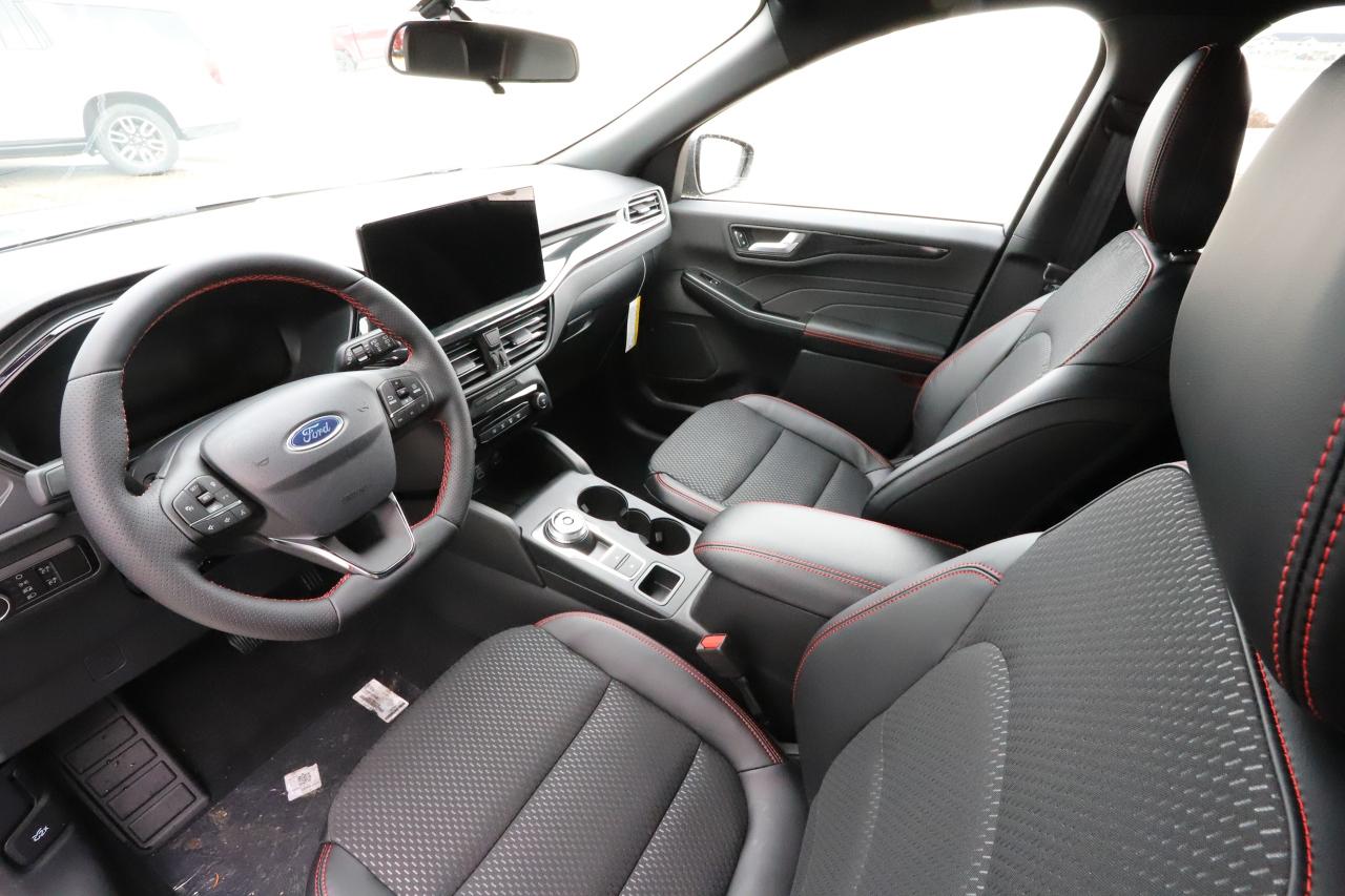 2026 Ford Escape ST-Line AWD Photo1