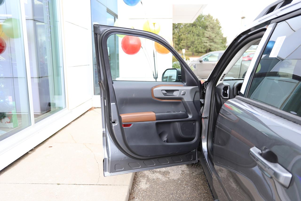 2025 Ford Bronco Sport Outer Banks 4x4 Photo