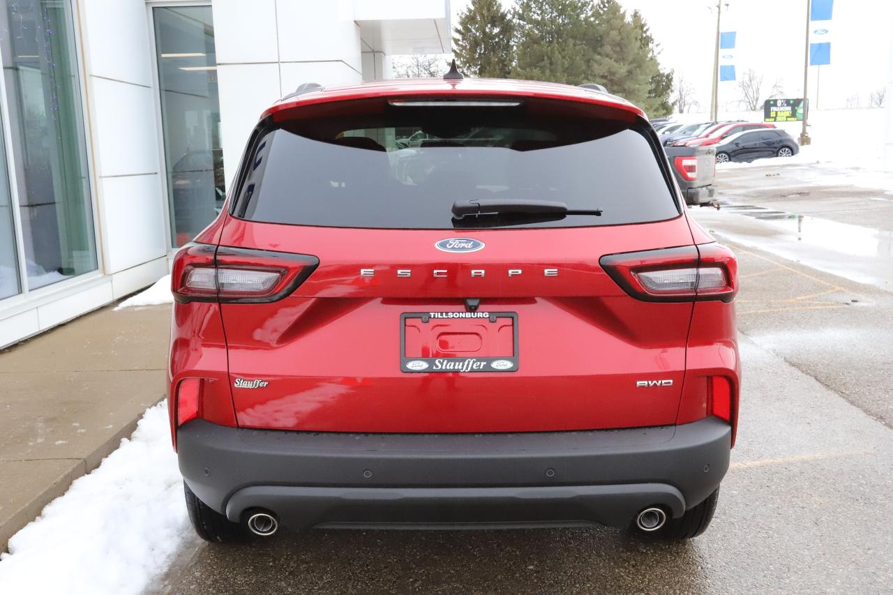 2026 Ford Escape ST-Line AWD Photo4
