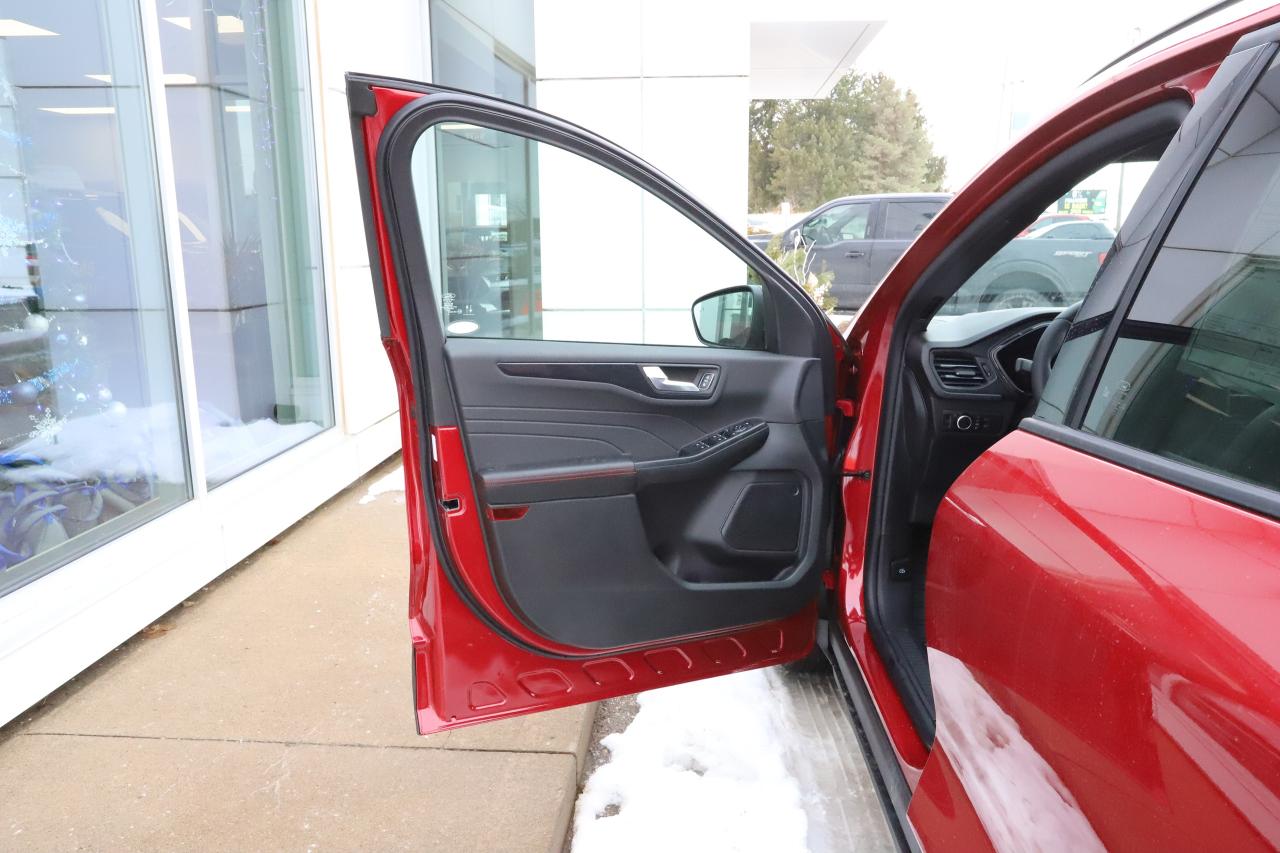 2026 Ford Escape ST-Line AWD Photo