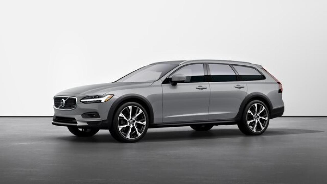 New 2026 Volvo V90 Cross Country B6 AWD Ultra for sale in North Vancouver, BC
