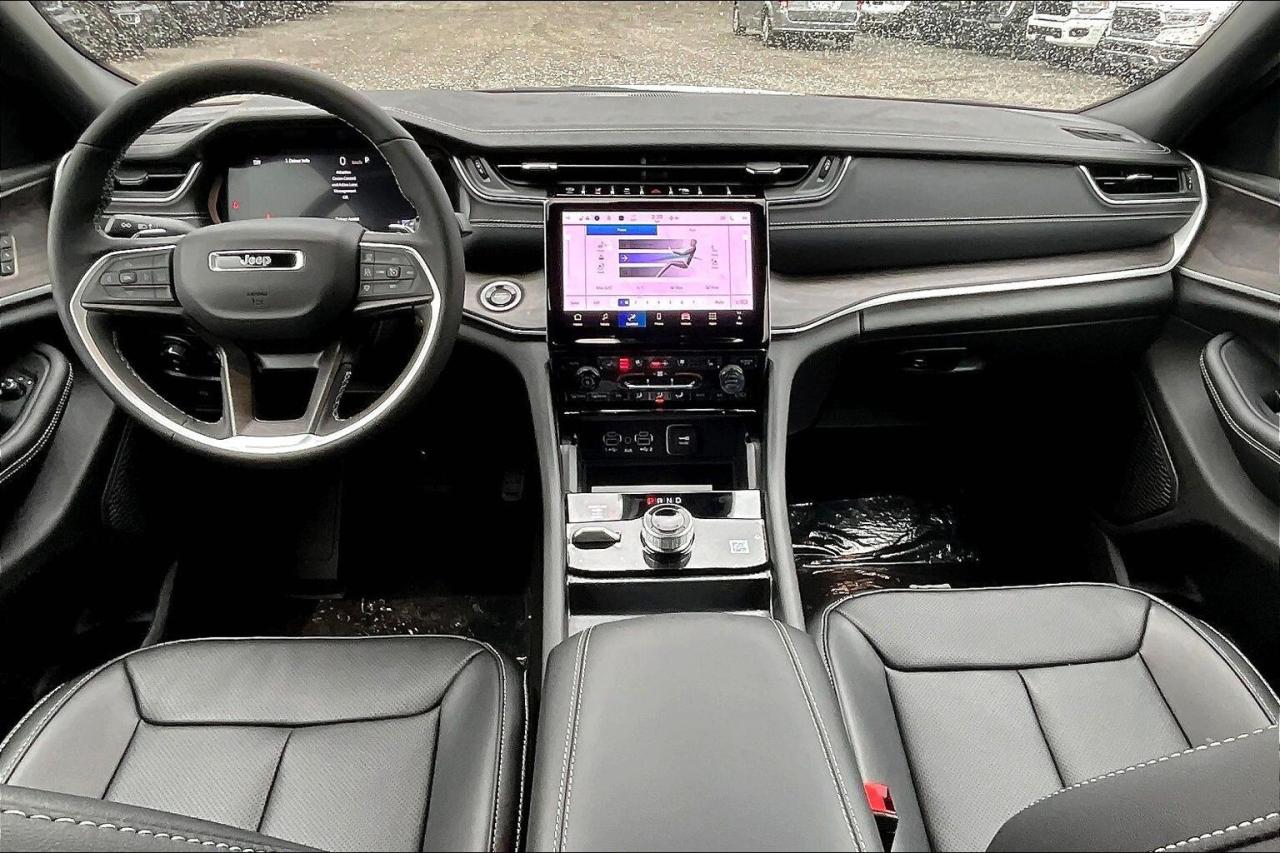 2025 Jeep Grand Cherokee L LIMITED | Pano Roof | Lux Tech 2 | 4x4 Photo