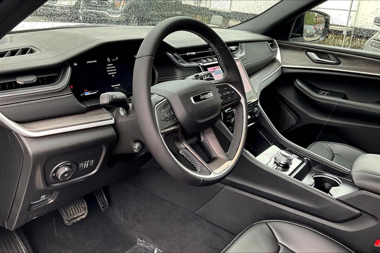 2025 Jeep Grand Cherokee L LIMITED | Pano Roof | Lux Tech 2 | 4x4 Photo