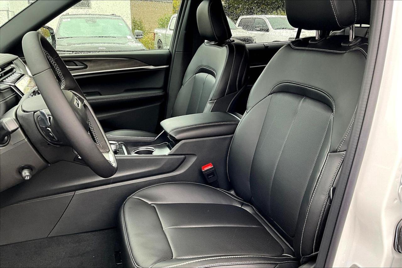 2025 Jeep Grand Cherokee L LIMITED | Pano Roof | Lux Tech 2 | 4x4 Photo