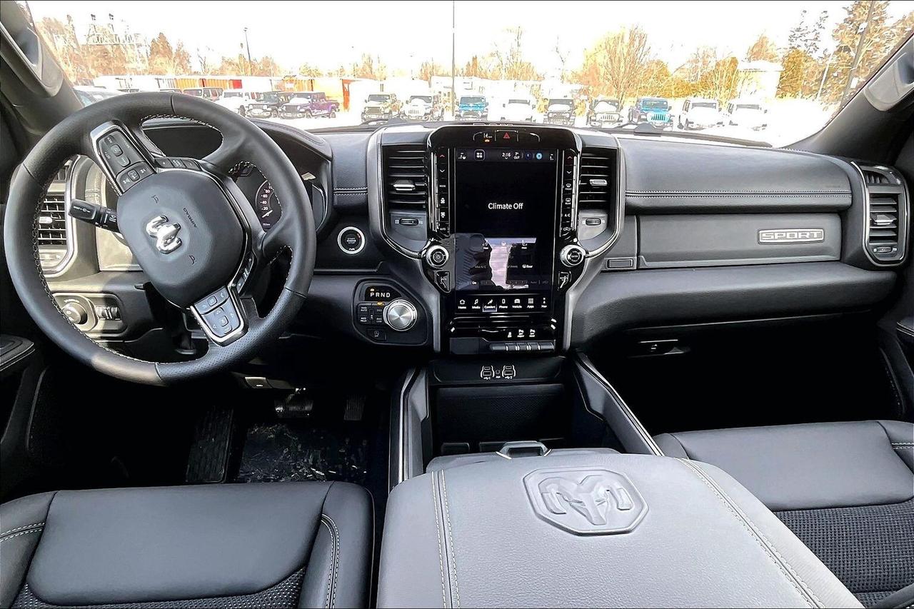 2026 RAM 1500 SPORT CREW | Pano Roof | 20" Wheels | 4x4 Photo4