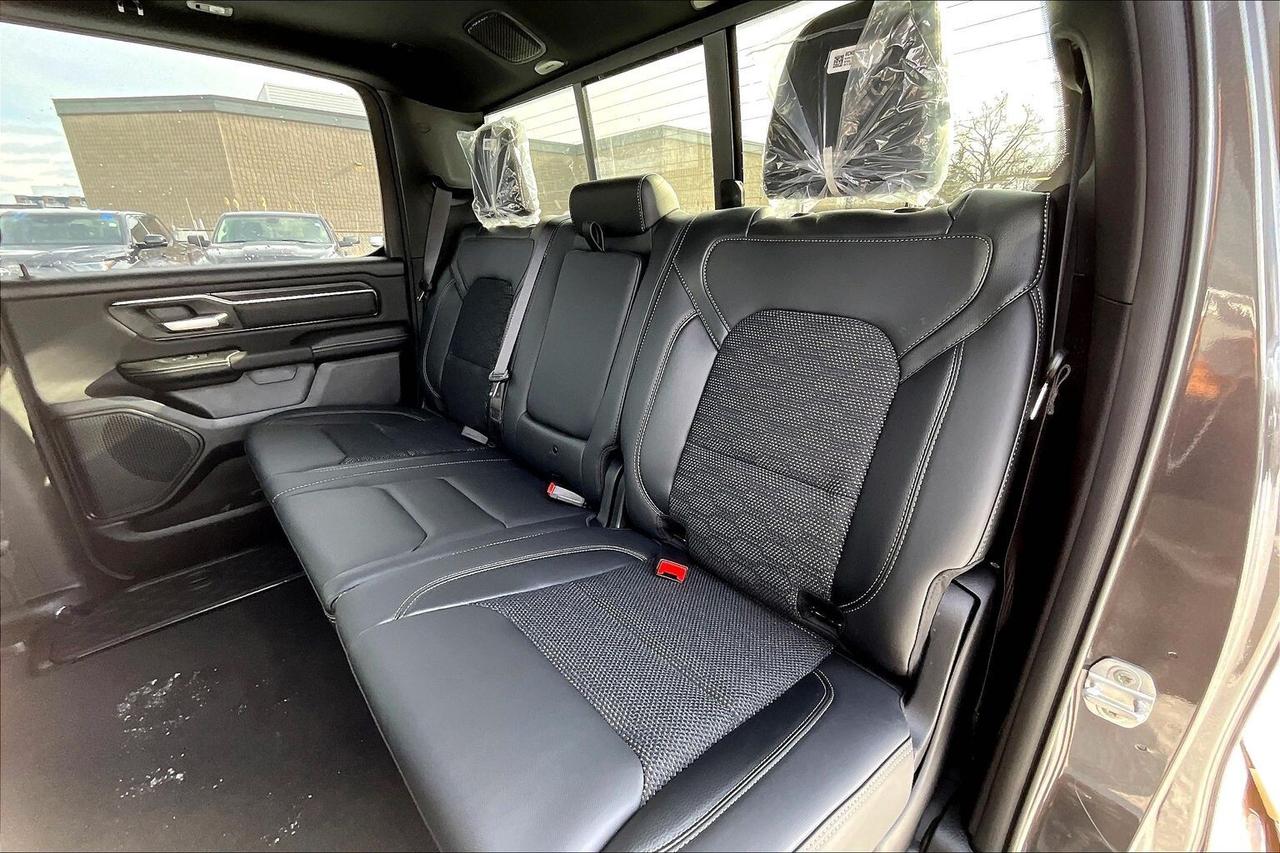 2026 RAM 1500 SPORT CREW | Pano Roof | 20" Wheels | 4x4 Photo